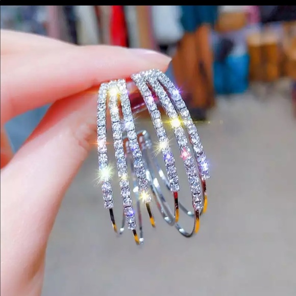 Jewelry - New fashion rhinestone classic earrings